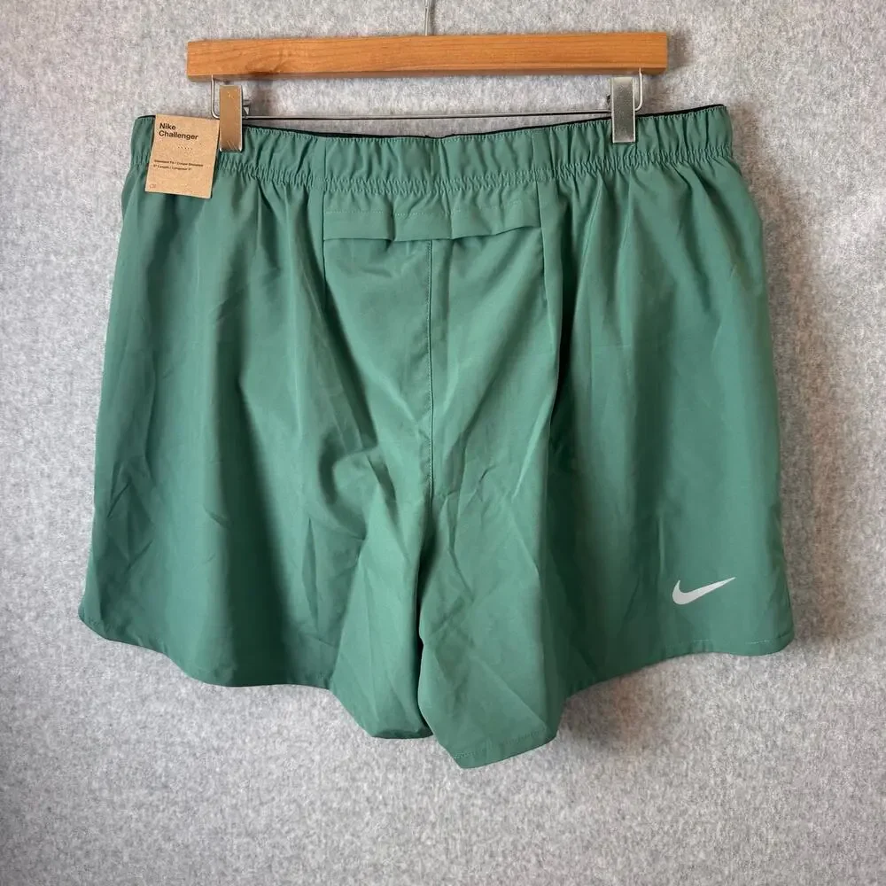 Nike Men's XL Challenger Flash Dri-FIT 5